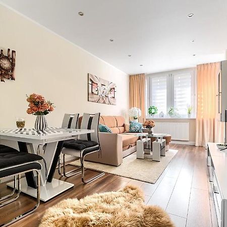 シュチェチンFlower Apartament City Centerアパートメント エクステリア 写真